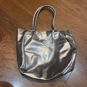 🌹Silver Tote Bag by ULTRA CHI